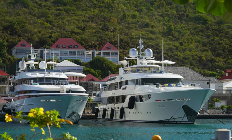 superyachts dans les Caraïbes